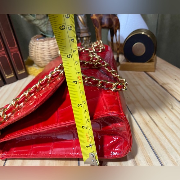 Saks’s Fifth Ave patent leather crocodile style purse - Picture 9 of 11